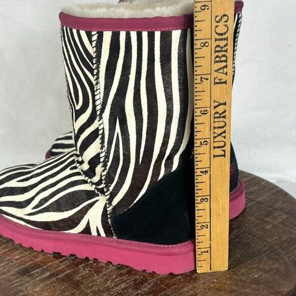 UGG Australia Boots Womens 6 Classic Short Leather Real Fur Zebra Print Lined - Picture 4 of 13